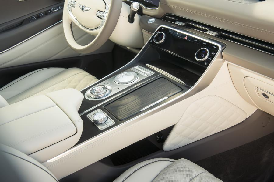 Интерьер Genesis GV80 AWD 2020 года  (NA) (фото 17 из 40)